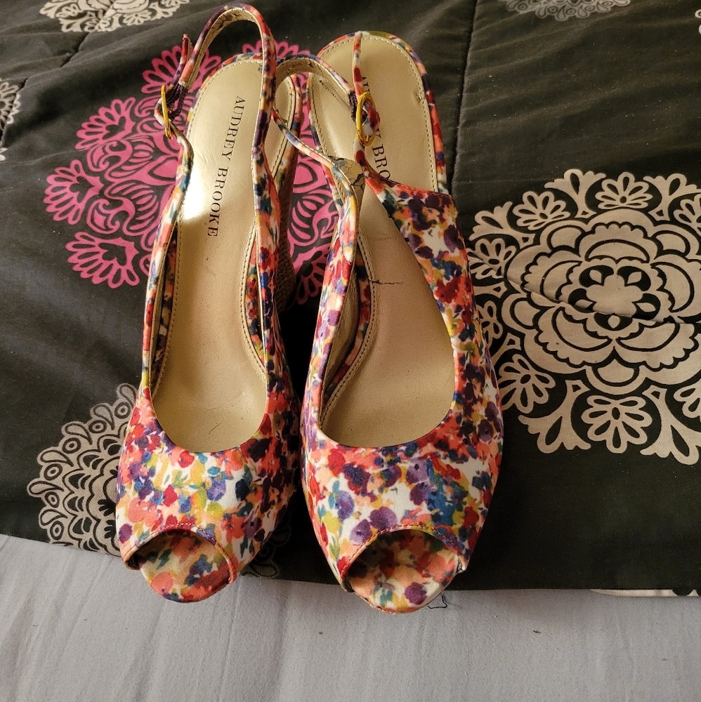 Audrey Brooke Wedges